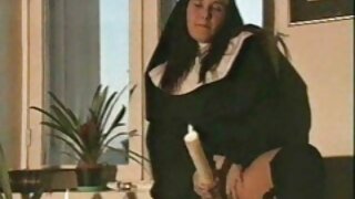 Трохи ретро порно відео груповухи зі зрілою Еммою Денхолм український секс відео