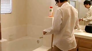 Ненаситна брюнетка повія смокче член українське порно відео персоналу в мотелі