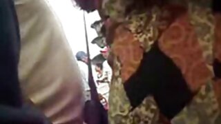 Грудаста українське порно видео екзотична красуня робить гарячий Мінет своєму білому збудженому хлопцеві