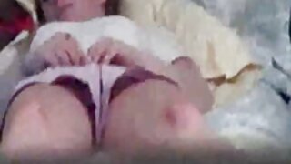Два розпусних українське порно відео чувака трахкають апетитну молоденьку і змушують її смоктати члени