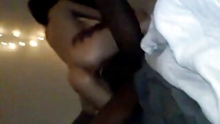 Кучерява брюнетка секс-лялька Ешлін Лі трахає свою кішечку дуетом жахливих фальшивих півнів український секс відео